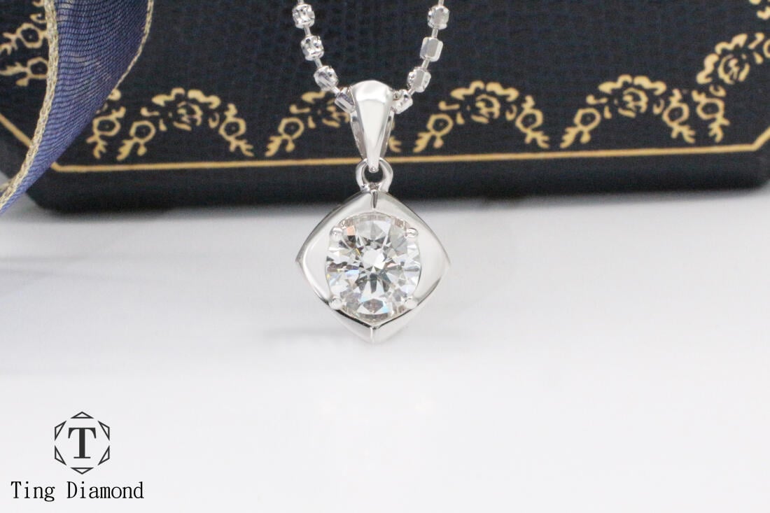 Custom Engagement Ring Process in Hong Kong: From Loose Diamond to Finished Ring